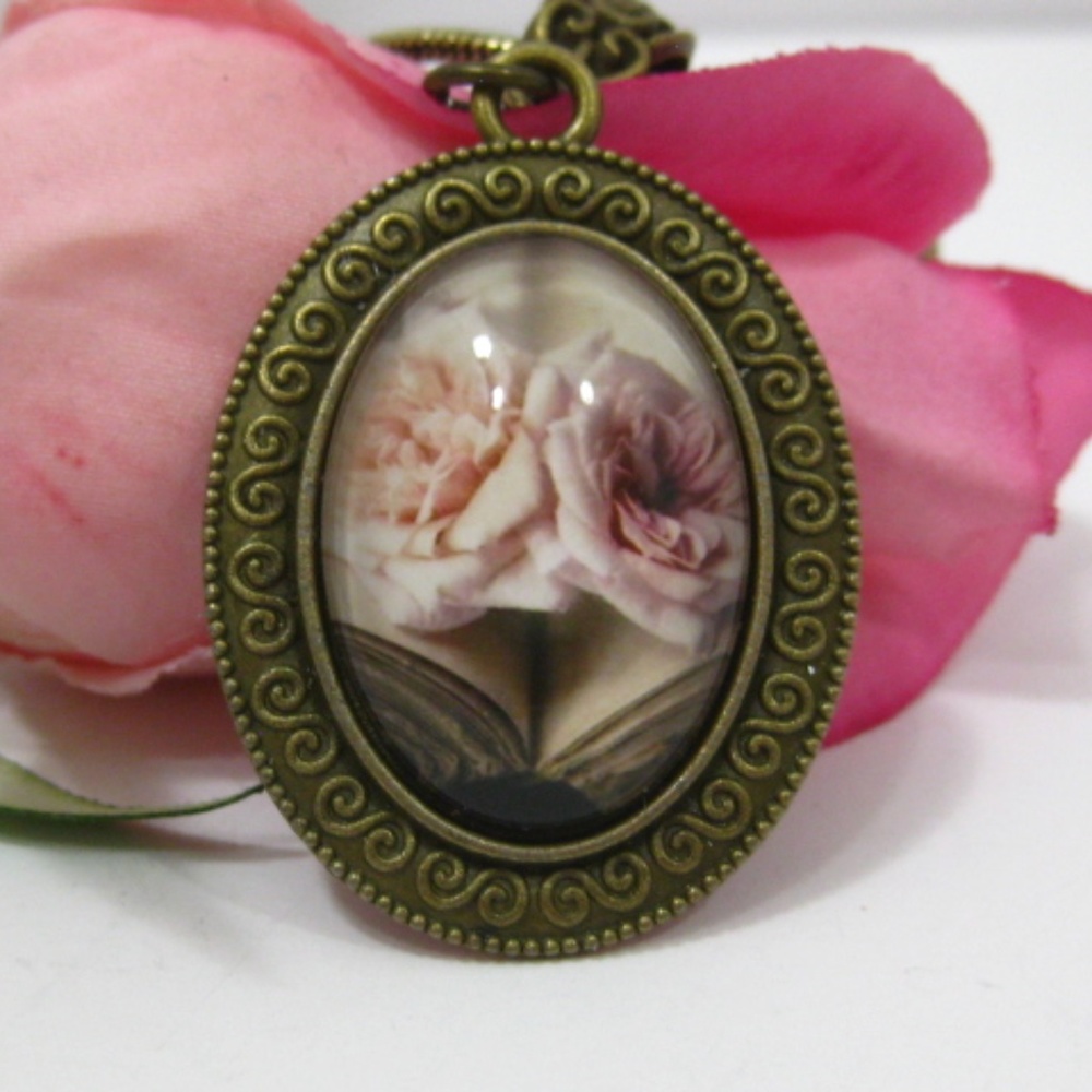 Victorian floral pendant necklace